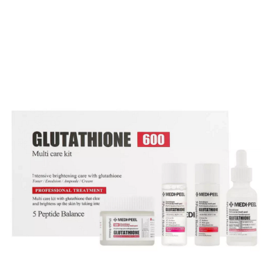 Tο κουτί Medipeel Glutathione 600 Multi Care Kit, πίσω από τα 3 μπουκαλάκια και ένα βαζακι που περιέχει.